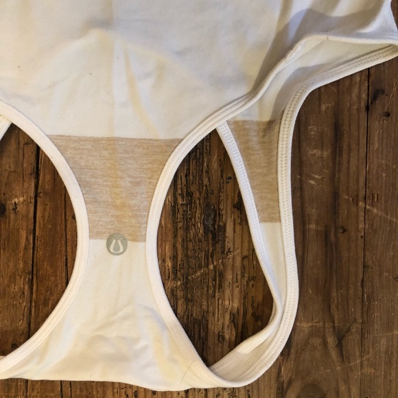 Lululemon Striped Tan/ White Cool Razorback - Picture 2 of 3